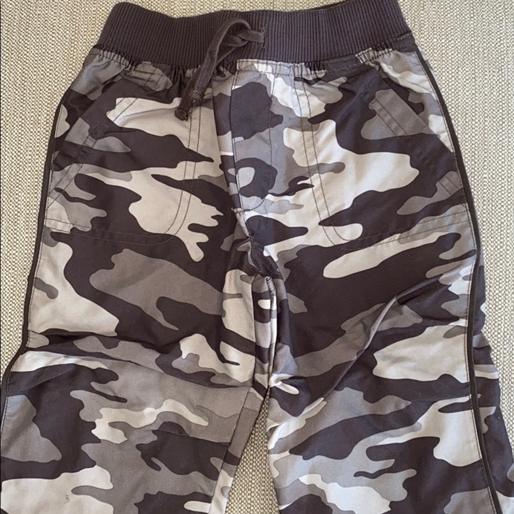 Sonoma camouflage pants. Size 2T.
